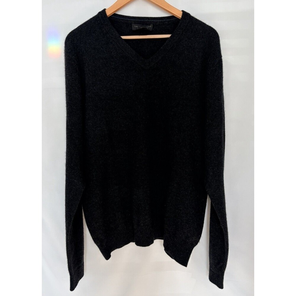 The Men's Store Bloomingdale's 100% cashmere black V neck Long Sleeve sweater L